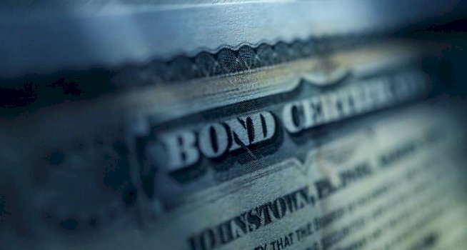 When the Big Money Moves: Why Billionaires Are Suddenly Loving Bonds